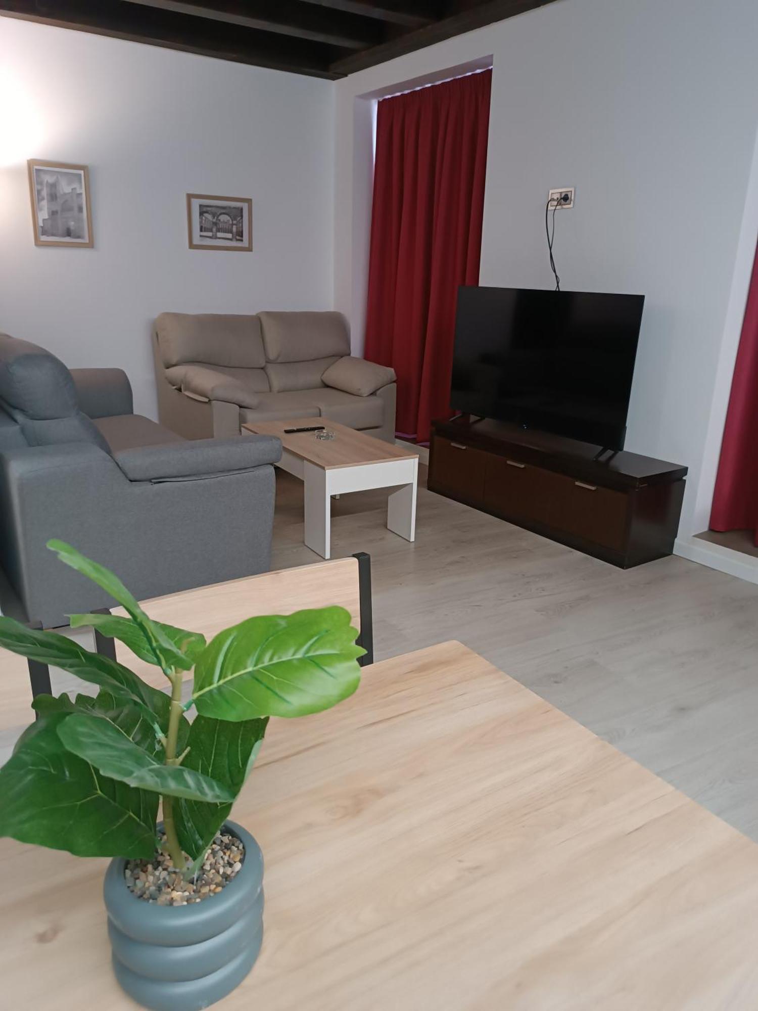 Apartamentos Turisticos Avila Puerta Del Puente 1-3 Ávila Exterior foto